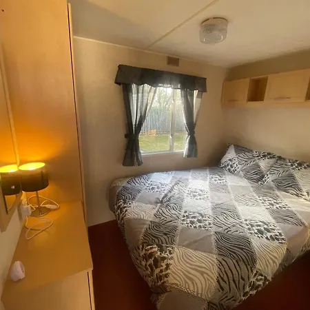 Affordable Family Caravan Promenade Ingoldmells Exterior photo